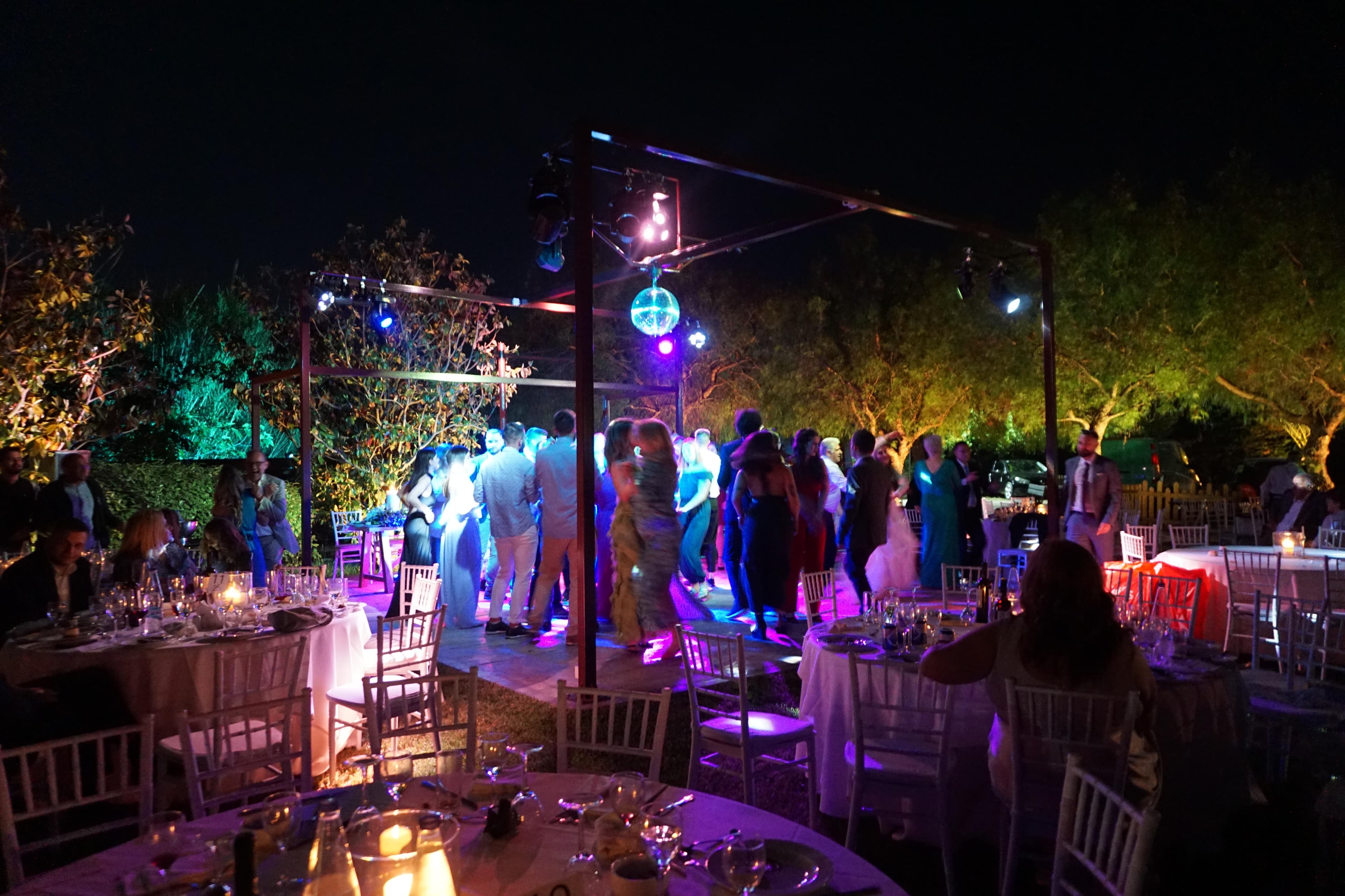 Bridal table by the pool