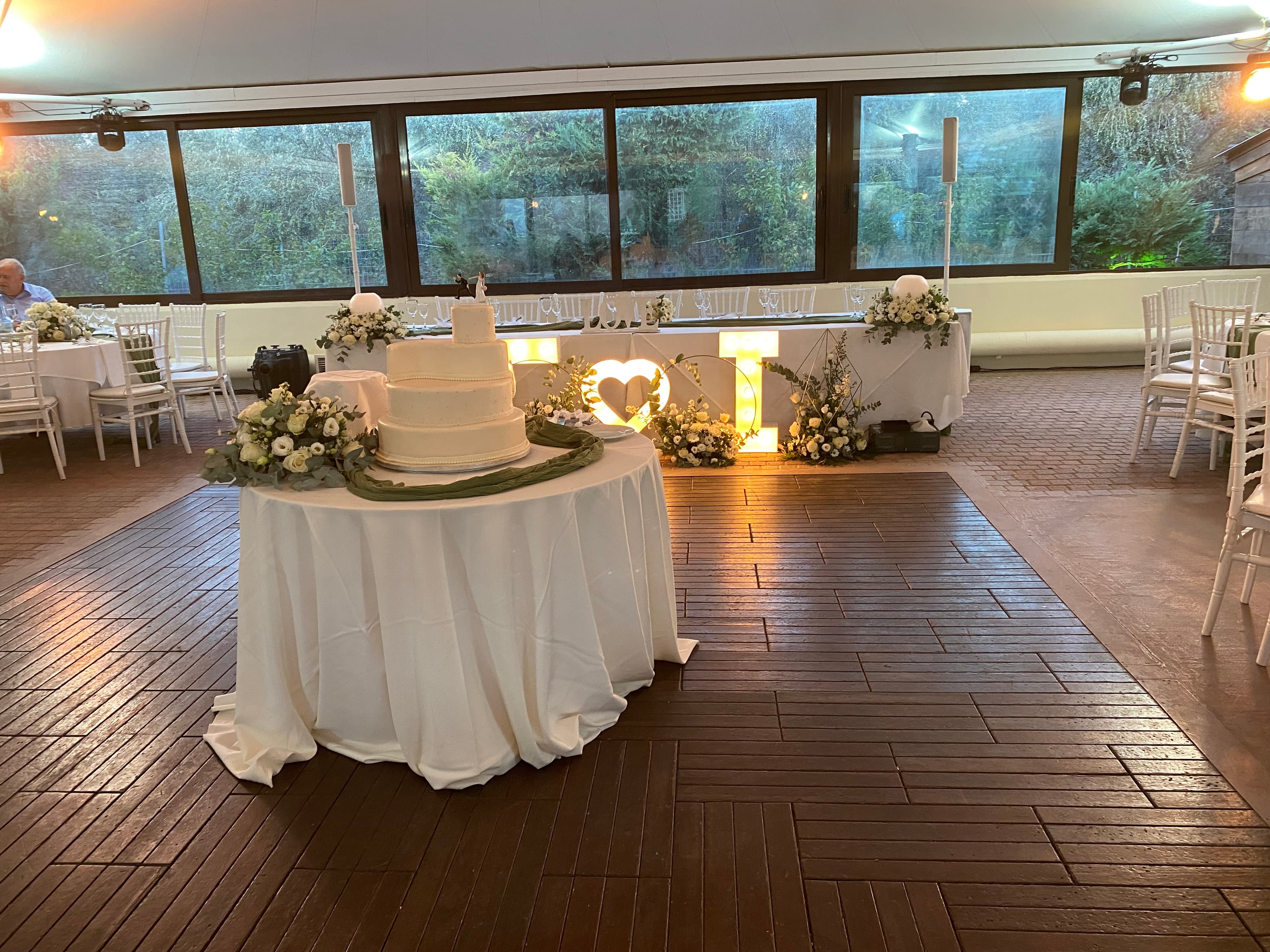 Festive decoration with setup